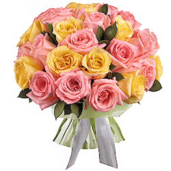 Букет из 25 розовых и желтых роз